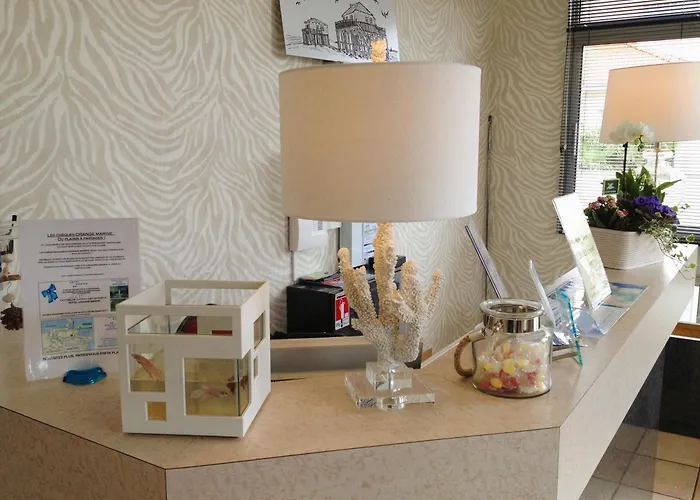 Orange Marine فندق آركاشو