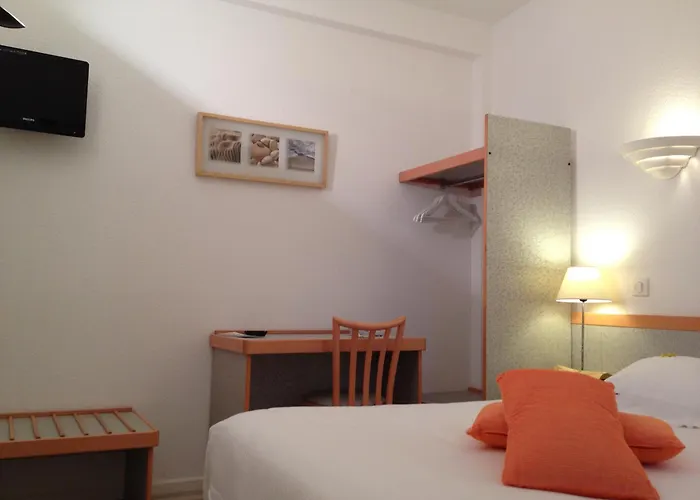 Orange Marine فندق 2*