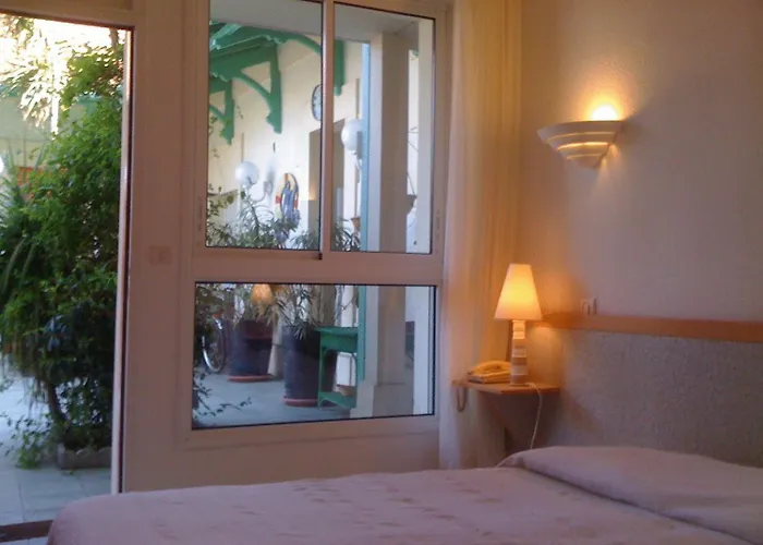 Orange Marine فندق آركاشو